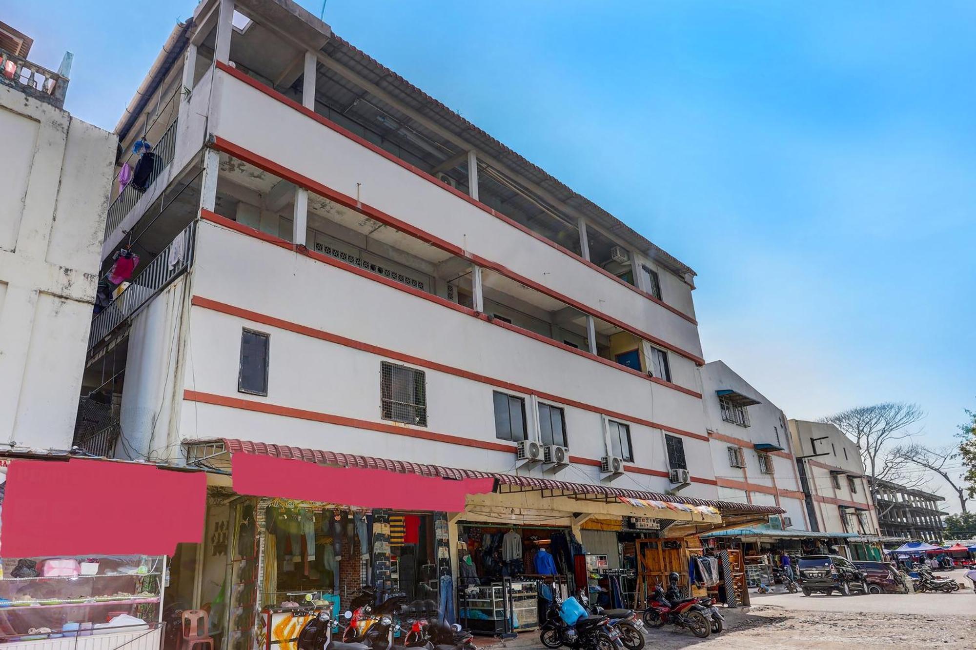 Oyo 92322 Hasan House Syariahnearpelabuhan Feri Harbor Bay Nagoya Exterior photo